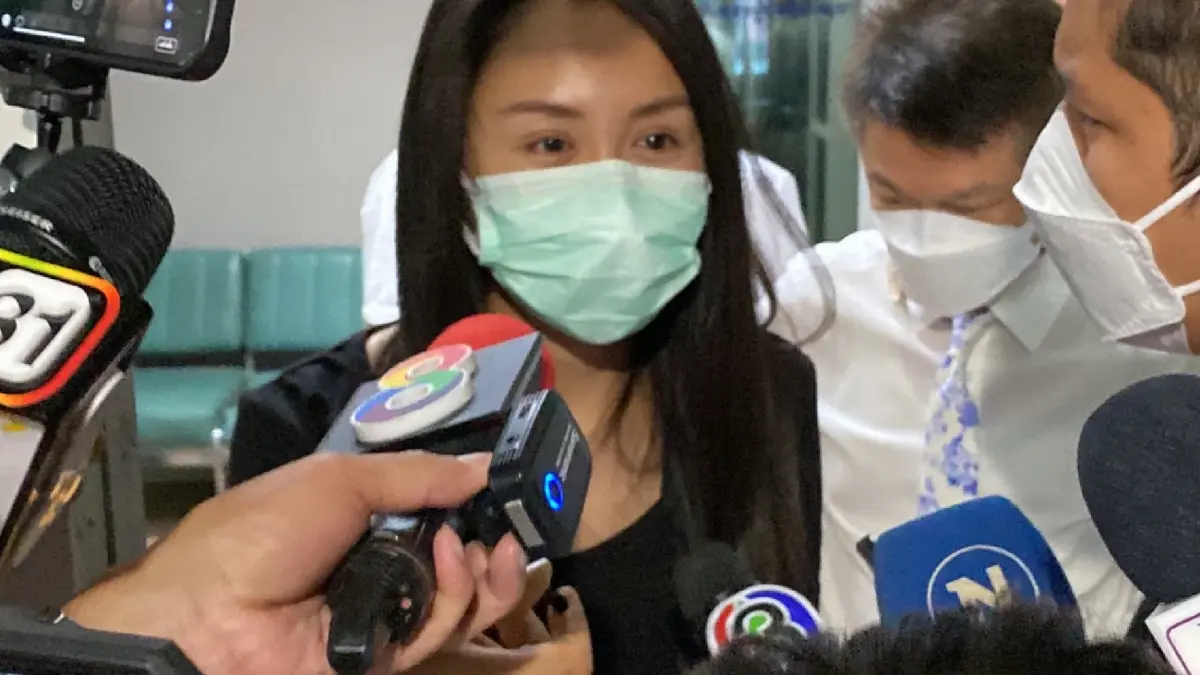 “แซน” ได้ประกัน 2 แสน ยันแตงโมฉี่ท้ายเรือจริง วืดหมายจับ “กระติก - จ๊อบ” “แซน” ได้ประกัน 2 แสน ยันแตงโมฉี่ท้ายเรือจริง วืดหมายจับ “กระติก - จ๊อบ”