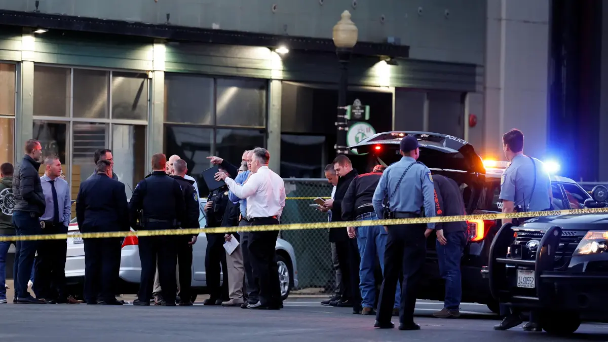 กราดยิงย่านไนท์คลับในแคลิฟอร์เนีย เสียชีวิตอย่างน้อย 6 ราย