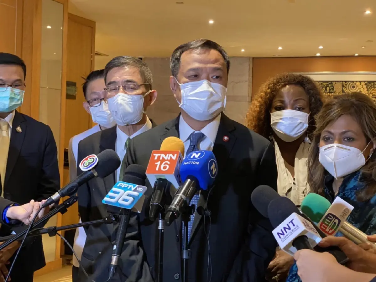"อนุทิน" เผยไทยยังเดินหน้าสู่โรคประจำถิ่นตามแผน