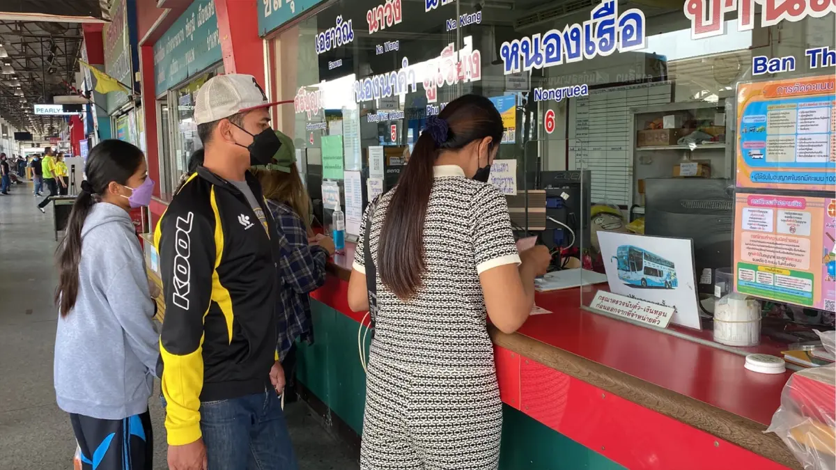 สถานีขนส่งคนแน่นแห่กลับบ้านช่วงสงกรานต์ สถานีขนส่งคนแน่นแห่กลับบ้านช่วงสงกรานต์