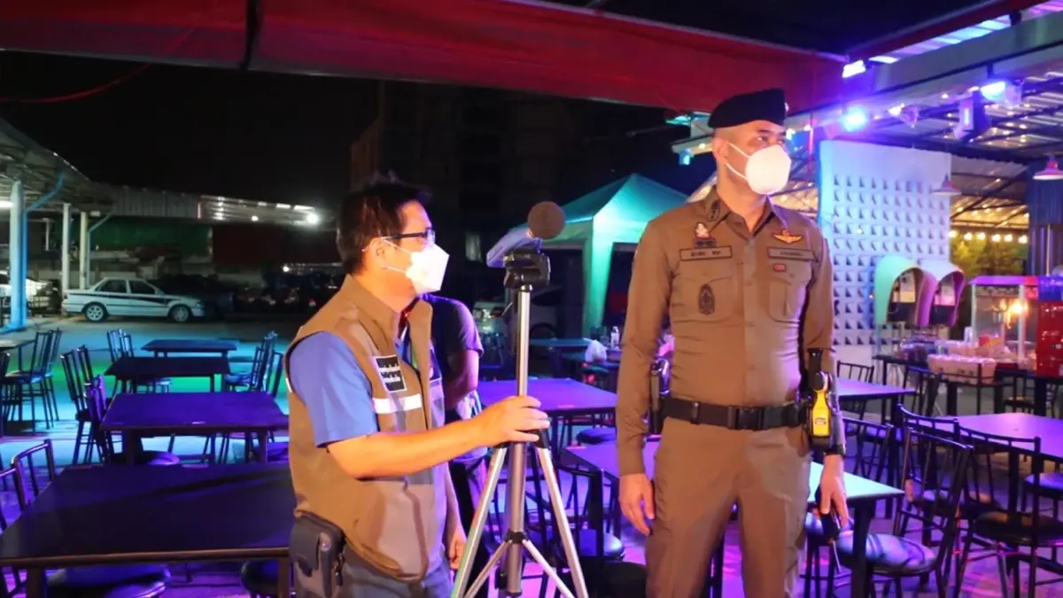 ตร.เข้าตรวจสอบสถานบันเทิง 3 แห่ง ใช้เสียงดัง ตร.เข้าตรวจสอบสถานบันเทิง 3 แห่ง ใช้เสียงดัง