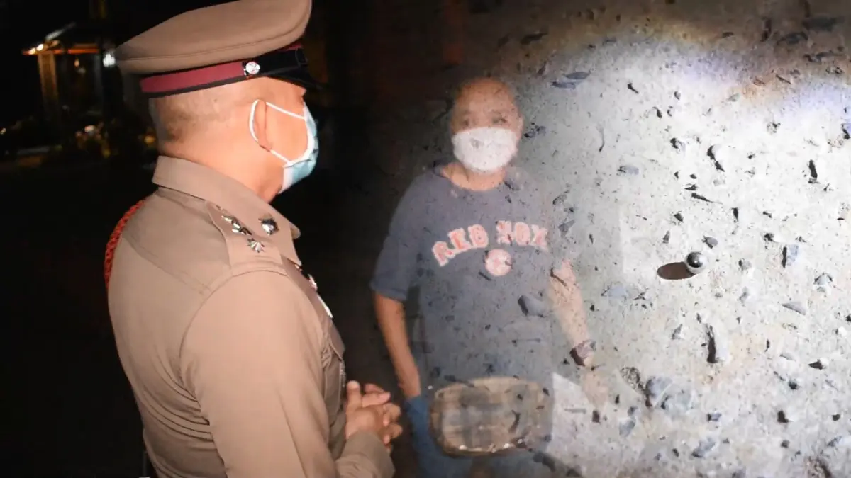 ผงะ! “กระสุนปริศนา” ยิงใส่รถเก๋งหน้าร้านอาหาร ผงะ! “กระสุนปริศนา” ยิงใส่รถเก๋งหน้าร้านอาหาร
