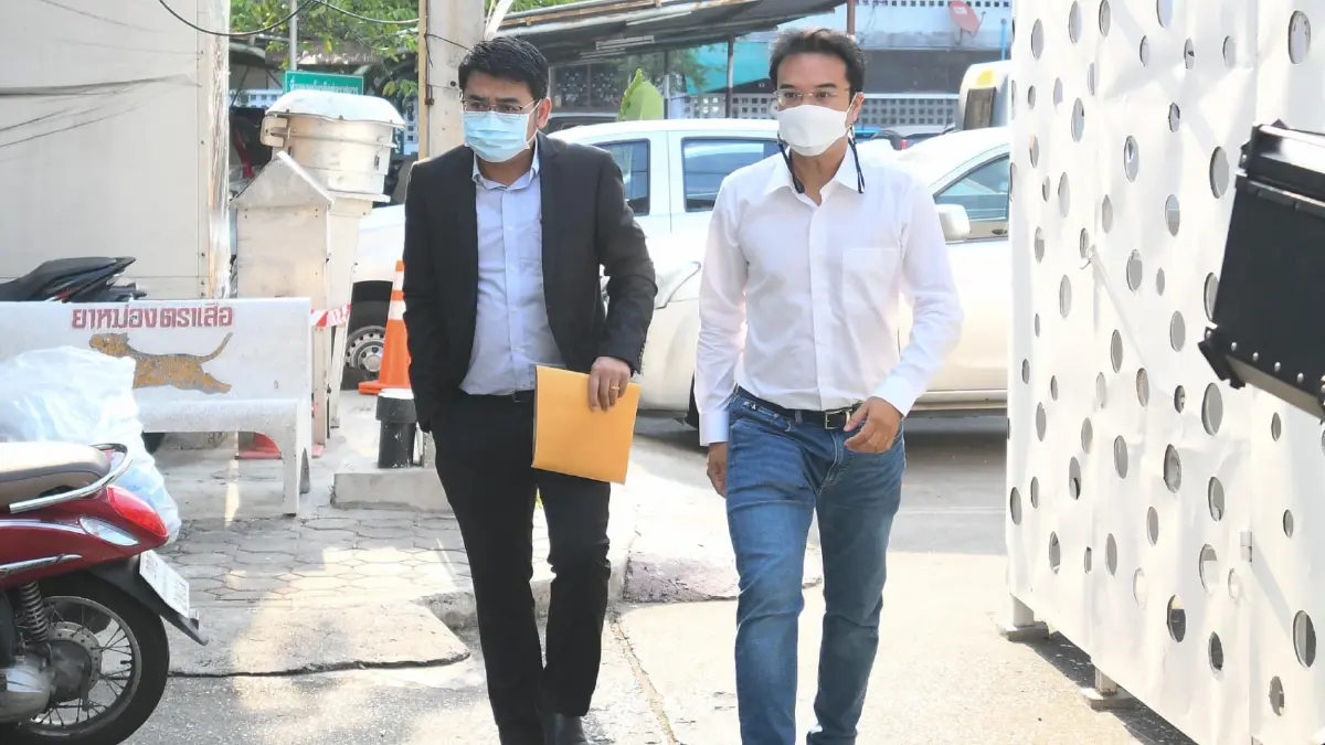 "ปริญญ์" จ่อมอบตัวที่เพชรบุรีพรุ่งนี้ หลังถูกสาวอดีตคนในพรรคแจ้งจับ "ปริญญ์" จ่อมอบตัวที่เพชรบุรีพรุ่งนี้ หลังถูกสาวอดีตคนในพรรคแจ้งจับ