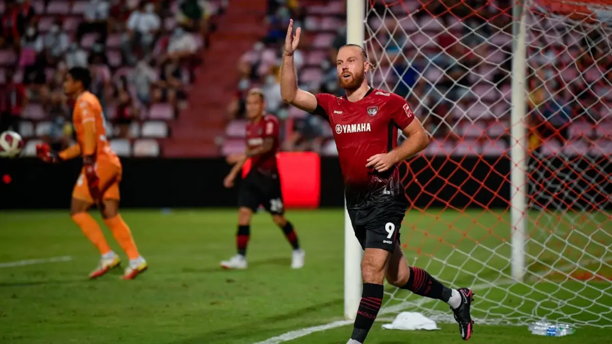 เมืองทองอัดแบงค็อก3-1ลุ้นแย่งพื้นที่เอซีแอล เมืองทองอัดแบงค็อก3-1ลุ้นแย่งพื้นที่เอซีแอล