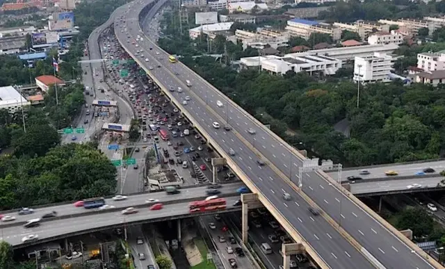 ผู้ใช้รถเฮ ‘สงกรานต์’ ขึ้นทางด่วนฟรี 7 วันรวด กทพ.พร้อมอำนวยความสะดวกปชช.