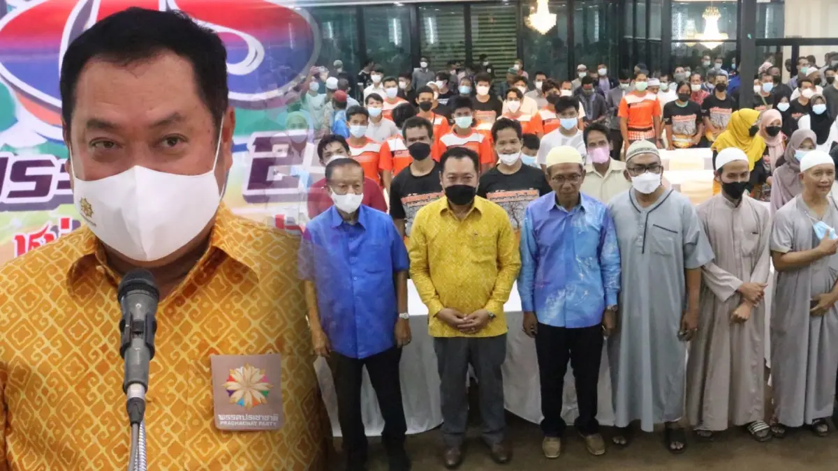 “ทวี” ร่วมสงกรานต์ชายแดนใต้ รดน้ำดำหัวผู้ใหญ่ ชูผู้สูงวัยคือต้นทุนสังคม