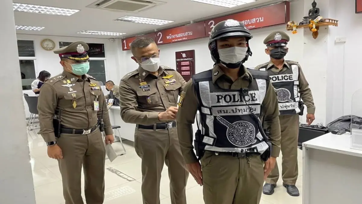 ผบ.ตร.บุกเยี่ยมโรงพักกลางดึก-ตรวจความเรียบร้อย