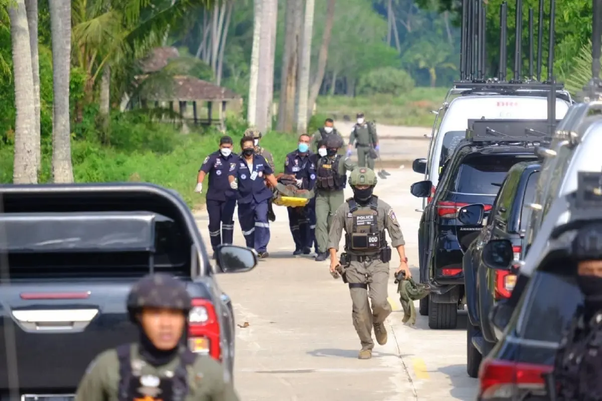 ตร.ขอรับบริจาคเลือดช่วย 2 เจ้าหน้าที่บาดเจ็บ เหตุระเบิดปัตตานี ตร.ขอรับบริจาคเลือดช่วย 2 เจ้าหน้าที่บาดเจ็บ เหตุระเบิดปัตตานี