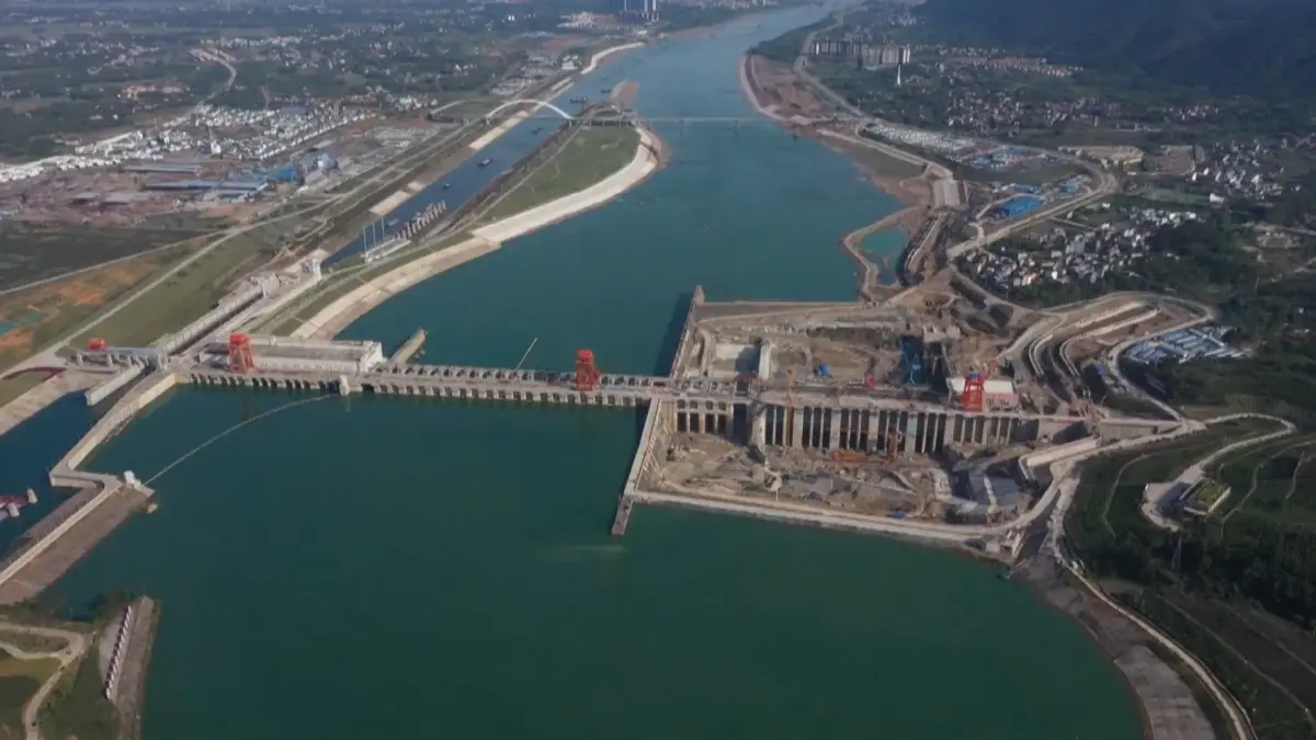 จีนเตรียมสร้างโรงไฟฟ้าพลังน้ำประตูใหญ่ที่สุดในประเทศ (คลิป)
