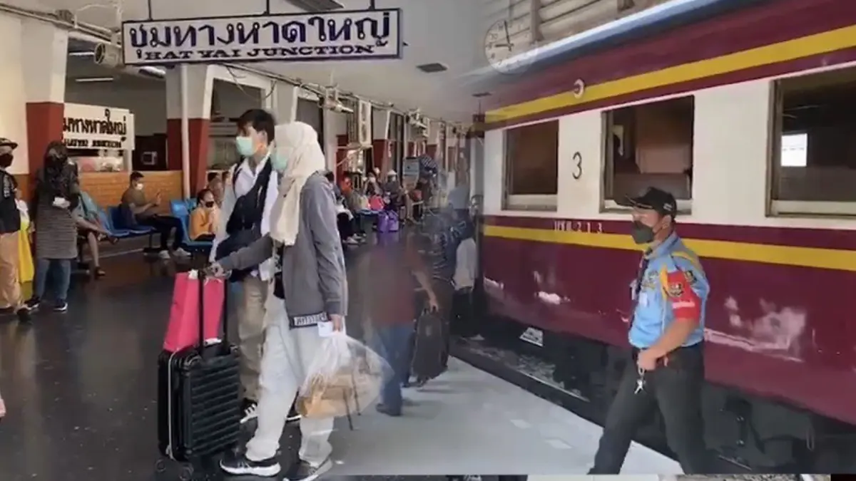 รถไฟสายใต้คึกคักรับสงกรานต์ จองเต็มทุกขบวนถึง 17 เม.ย. รถไฟสายใต้คึกคักรับสงกรานต์ จองเต็มทุกขบวนถึง 17 เม.ย.