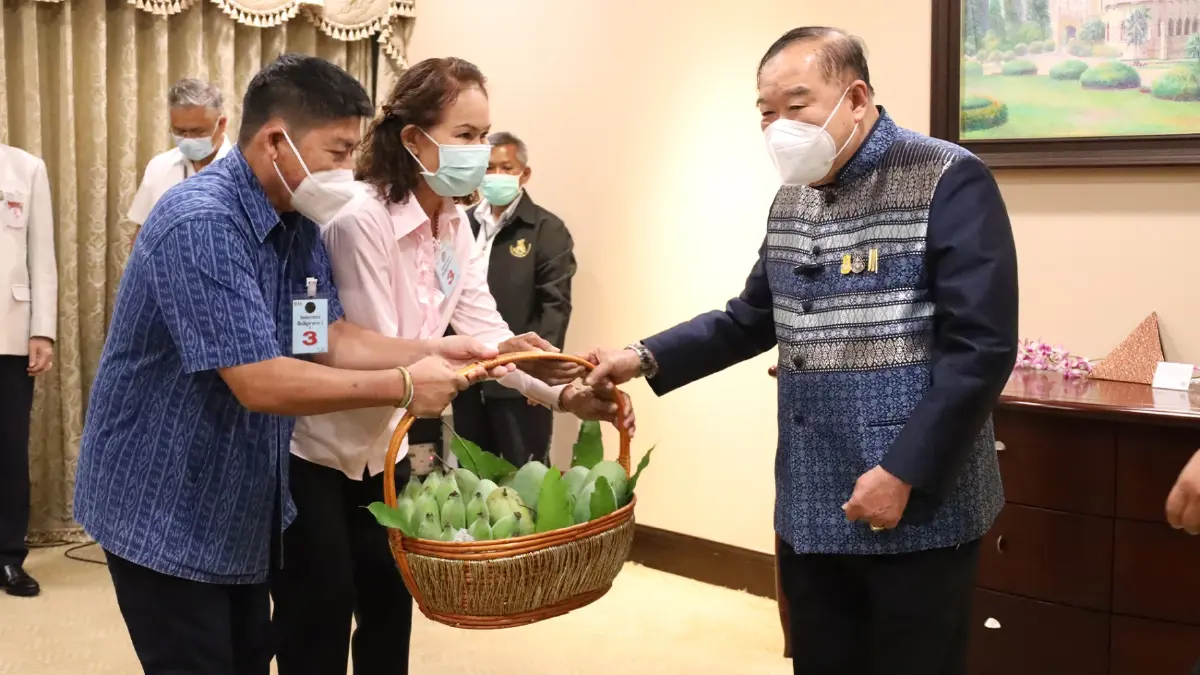 เกษตรสวนปาล์มขอบคุณ "ลุงป้อม" 3 ปี เพิ่มรายได้ 2.3 แสนล้านบาท เกษตรสวนปาล์มขอบคุณ "ลุงป้อม" 3 ปี เพิ่มรายได้ 2.3 แสนล้านบาท