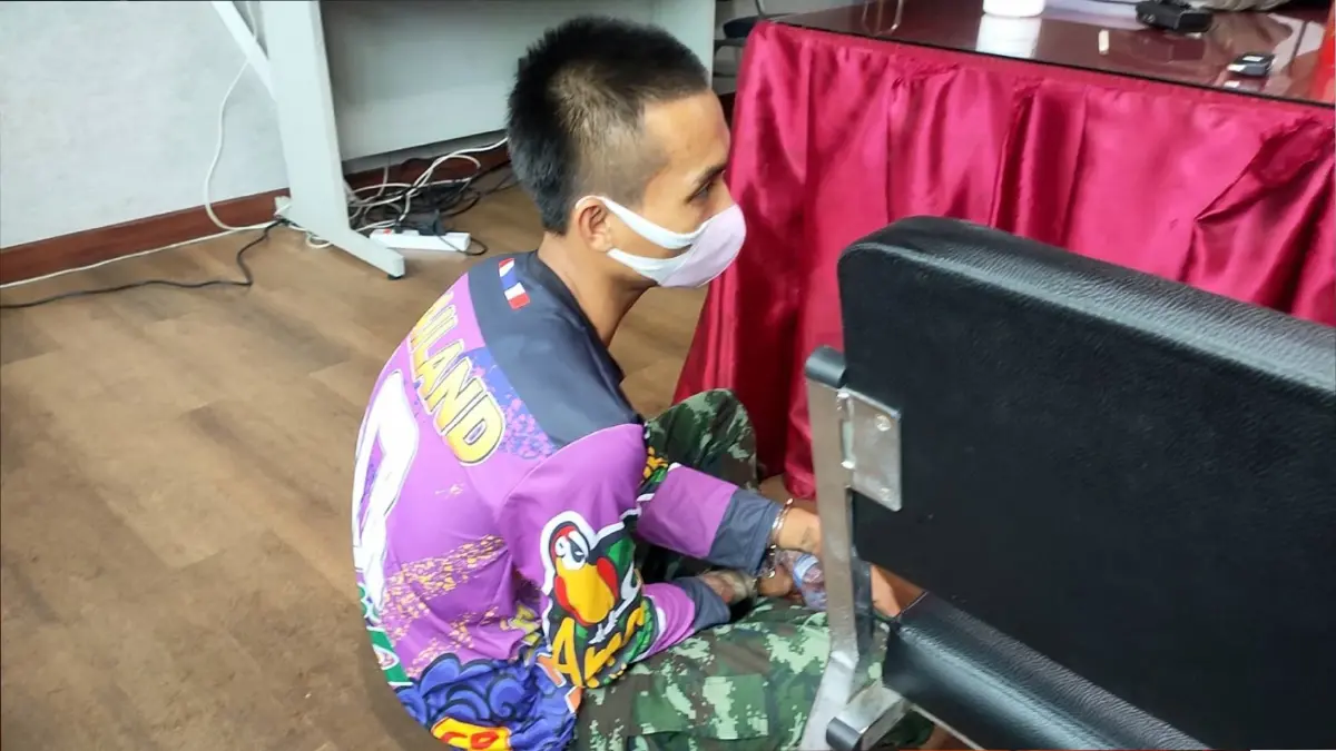 จับโจรสไปเดอร์แมนโรยตัวกรีดขโมยพัสดุบริษัทรับส่งสินค้าอ้างตกงาน จับโจรสไปเดอร์แมนโรยตัวกรีดขโมยพัสดุบริษัทรับส่งสินค้าอ้างตกงาน
