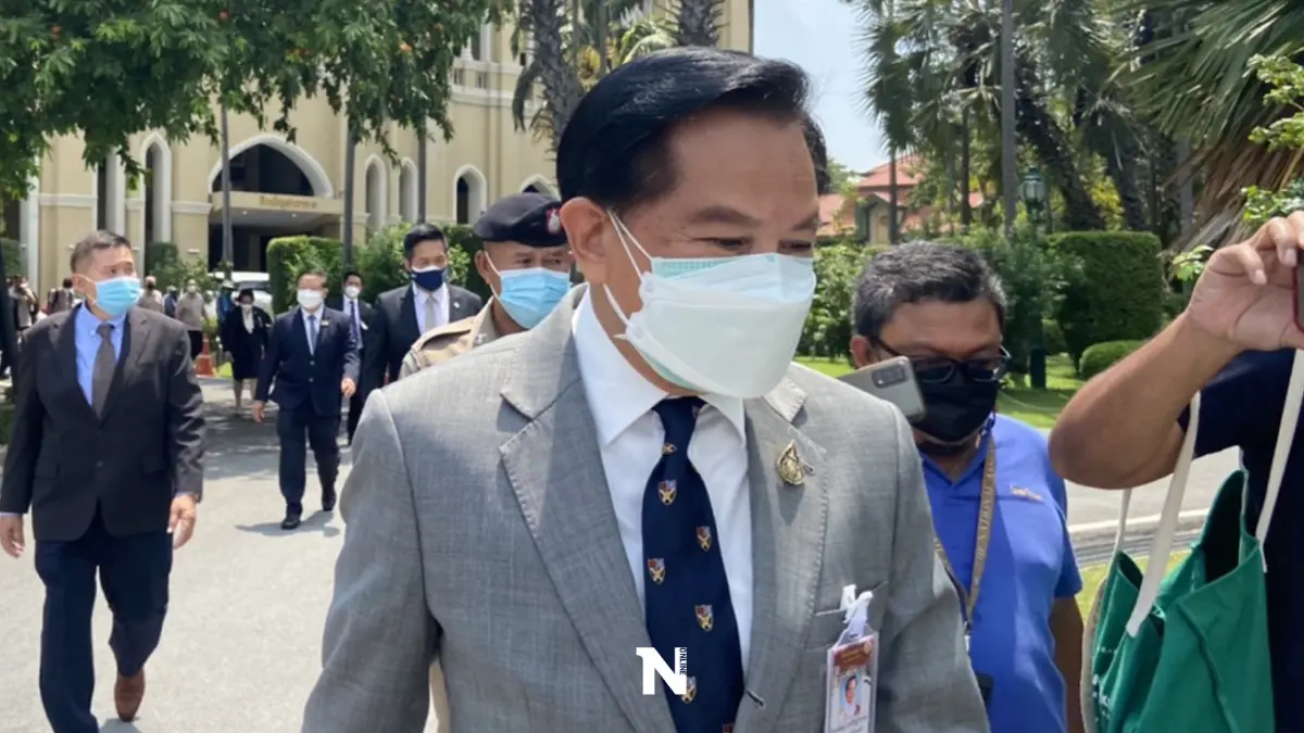 "พีระพันธุ์" ปัดตอบนั่งหัวหน้าพรรครวมไทยสร้างชาติ "พีระพันธุ์" ปัดตอบนั่งหัวหน้าพรรครวมไทยสร้างชาติ