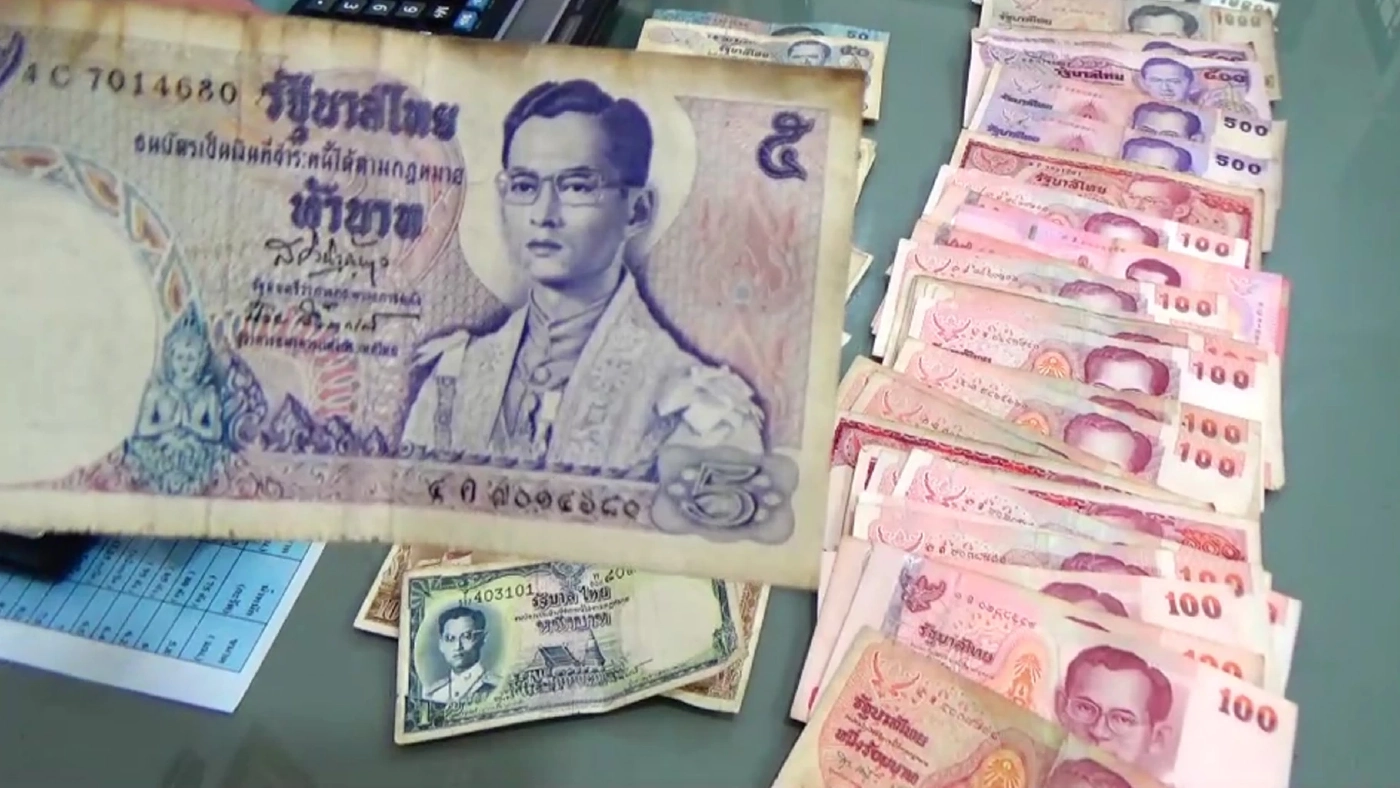 สุดรันทดใกล้เปิดเทอม จำนำธนบัตรเก่าอายุ 50 ปี ทั้งน้ำตา