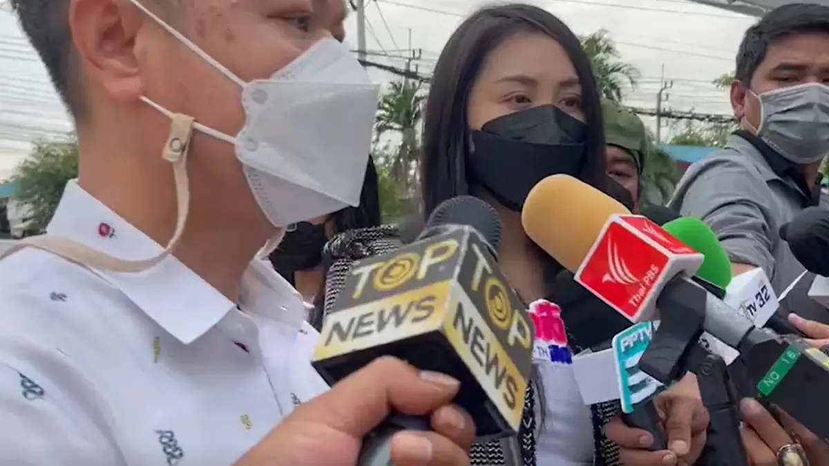 “แซน” รับคำท้า “อัจฉริยะ" จุดธูปสาบานคดีแตงโม ยันเอาผิด “จรินทร์ ธรรมวัฒนะ" “แซน” รับคำท้า “อัจฉริยะ" จุดธูปสาบานคดีแตงโม ยันเอาผิด “จรินทร์ ธรรมวัฒนะ"