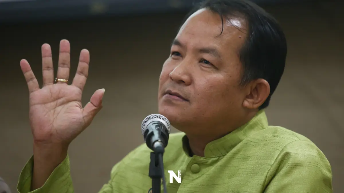 "พี่ศรี" ยื่น กกต.สอยส.ก.เพื่อไทย ฐานเคยต้องคดีไร้สิทธิลงสมัครชิงเก้าอี้