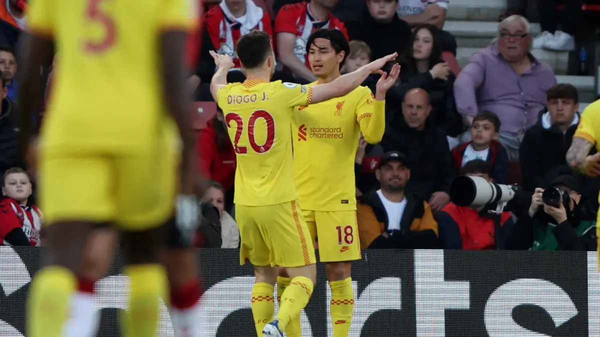 หงส์เฉือนนักบุญ 2-1 จี้เรือ 1 แต้ม "คล็อปป์" รับโอกาสแชมป์คงยาก