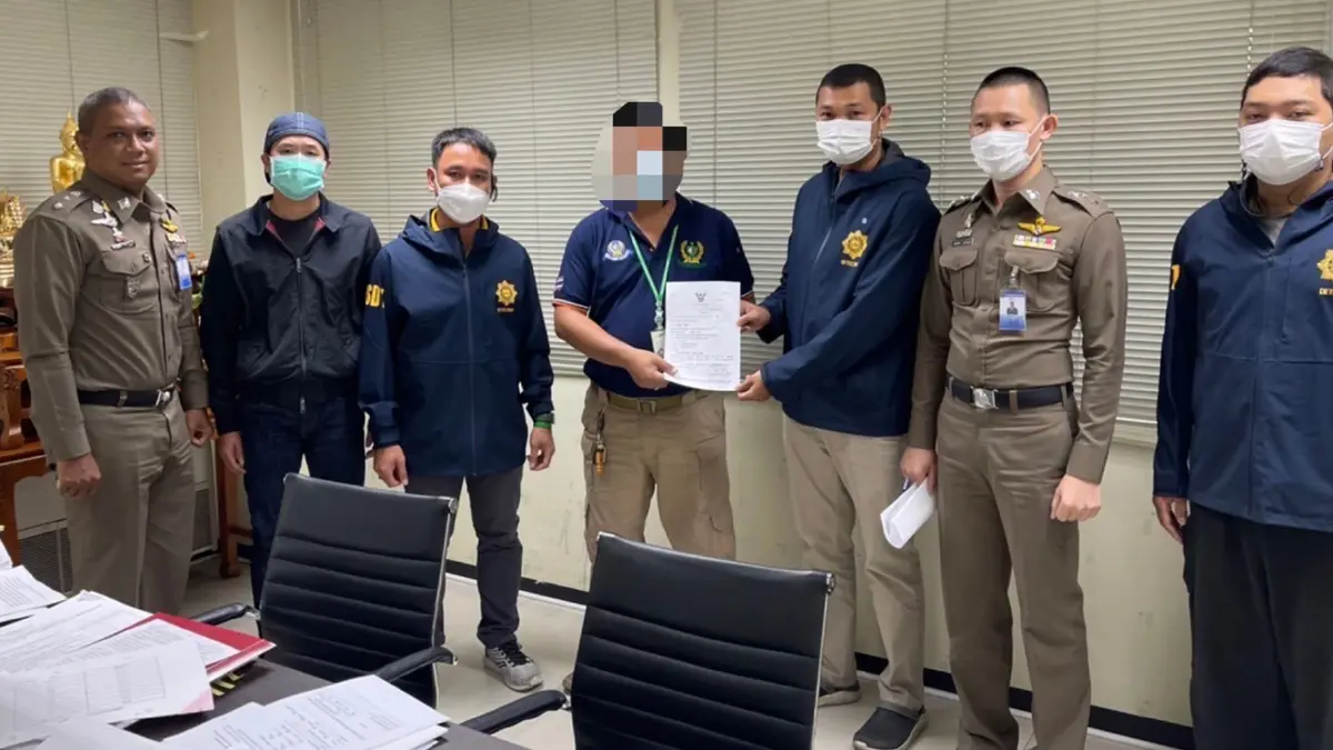 รวบหนุ่มแสบ ปลอมเอกสารใบอนุญาต รปภ.ให้ 2 บริษัทดัง รวมกว่า 60 ราย