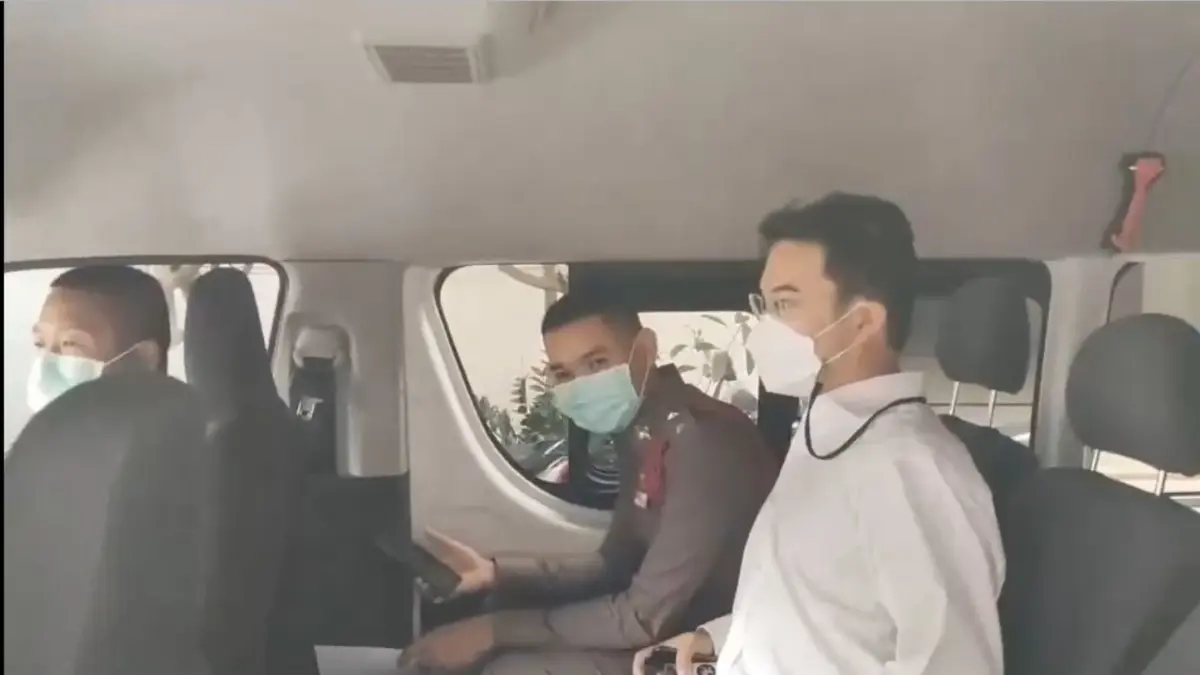 “ปริญญ์” รับทราบข้อหาอนาจาร เป็นคดีที่ 5 ตร.ลุมพินี คุมตัวส่งศาลฝากขัง “ปริญญ์” รับทราบข้อหาอนาจาร เป็นคดีที่ 5 ตร.ลุมพินี คุมตัวส่งศาลฝากขัง