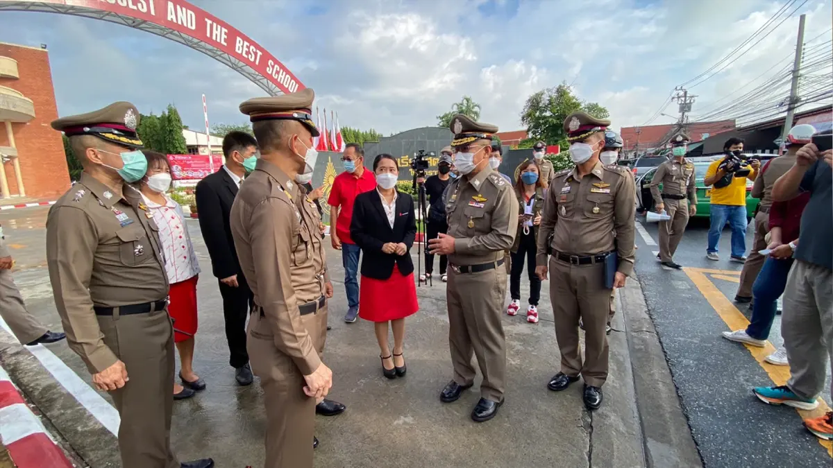 รองผบ.ตร.ตรวจสภาพการจราจร รับเปิดเทอม พร้อมถอดบทเรียนเร่งแก้ปัญหา