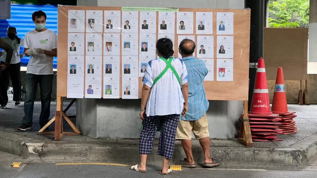 ประชาชนเริ่มออกมารอใช้สิทธิ์เลือกตั้งครั้งแรกในรอบ 9 ปีอย่างคึกคัก