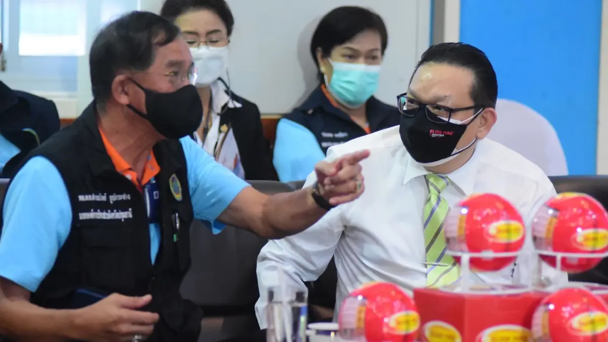 “บิ๊กแจ๊ส” ปลื้มลูกบอลดับเพลิง สิ่งประดิษฐ์นวัตกรรมฝีมือคนไทย “บิ๊กแจ๊ส” ปลื้มลูกบอลดับเพลิง สิ่งประดิษฐ์นวัตกรรมฝีมือคนไทย