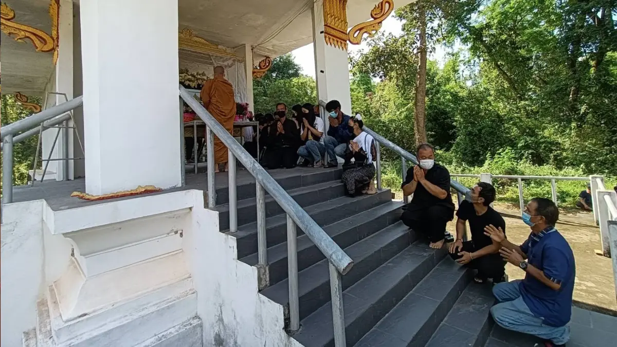 ญาติโวย ตร.ไล่จี้ หนุ่มหนีด่านทำรถล้มดับ ญาติโวย ตร.ไล่จี้ หนุ่มหนีด่านทำรถล้มดับ