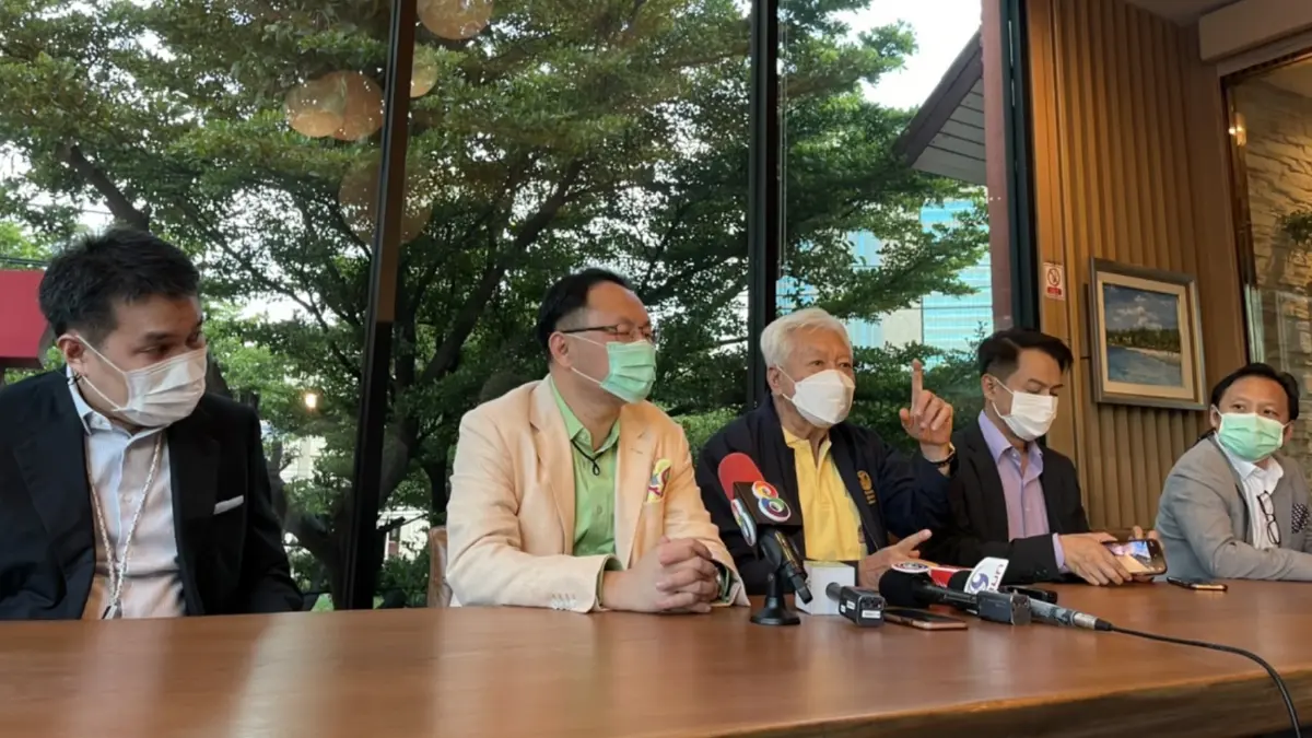 พท. ดินเนอร์พรรคเล็ก ปูดมีข้อมูลนักการเมืองใหญ่ทุจริตเรียกเงิน