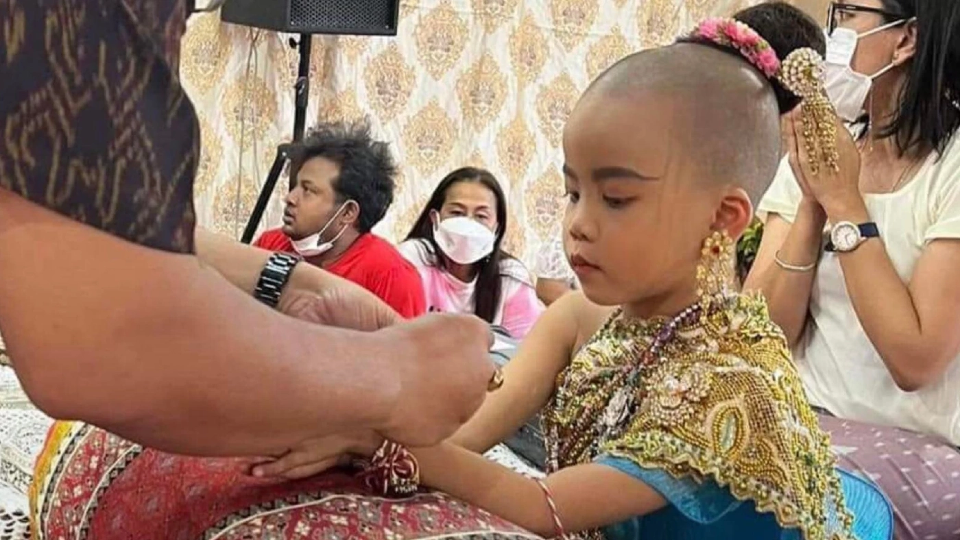 พิษณุโลก -ฟื้นประเพณี "โกนจุก" ที่หายไปจากสังคมไทยนานเกือบกึ่งศตวรรษ พิษณุโลก -ฟื้นประเพณี "โกนจุก" ที่หายไปจากสังคมไทยนานเกือบกึ่งศตวรรษ