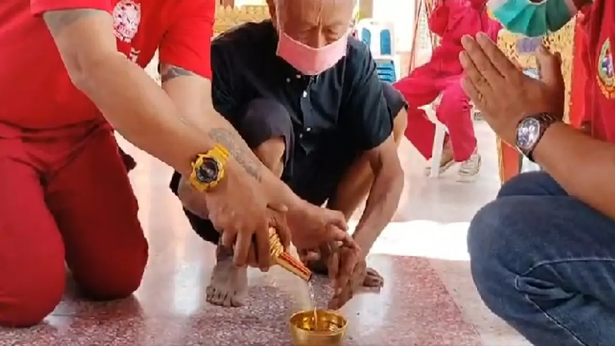 สุดซึ้ง รักแรกพบ เก็บศพภรรยา 21 ปี ขอมูลนิธิช่วยฌาปนกิจ หวั่นเสียชีวิตก่อน