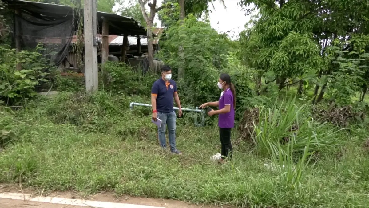 ผู้ใหญ่บ้านปะทะลูกบ้านอย่างดุเดือด! ผู้ใหญ่บ้านปะทะลูกบ้านอย่างดุเดือด!