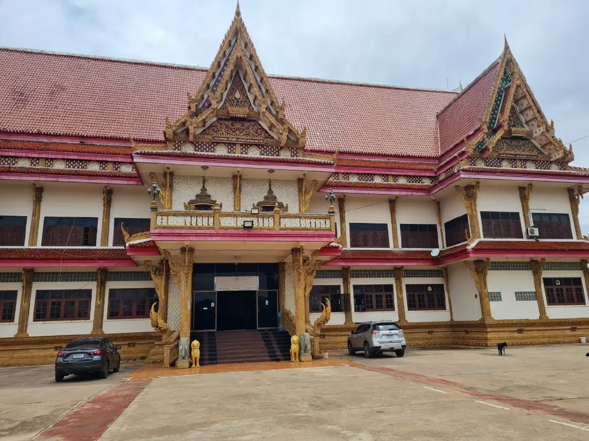 ชาวบ้านไม่พอใจ หมอปลาบุกวัดไม่ให้เกียรติศิษย์หลวงพ่อคูณ ชาวบ้านไม่พอใจ หมอปลาบุกวัดไม่ให้เกียรติศิษย์หลวงพ่อคูณ
