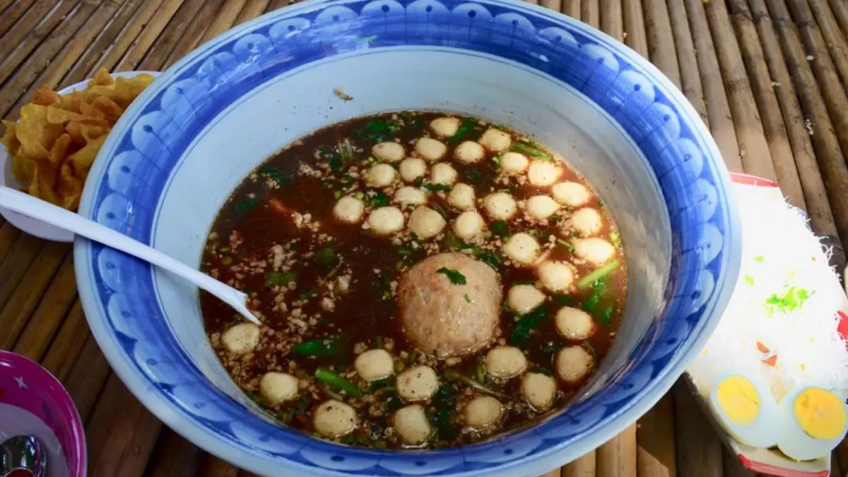 จ.นครปฐม ก๋วยเตี๋ยว 'อิ่มบุญ อิ่มท้อง' ชามละบาท!