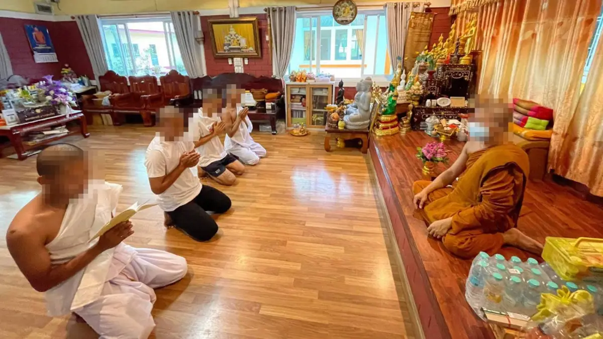 สึกแล้ว4สามเณรพี้กัญชาในวัดถ่ายคลิปลงติ๊กต็อก สึกแล้ว4สามเณรพี้กัญชาในวัดถ่ายคลิปลงติ๊กต็อก