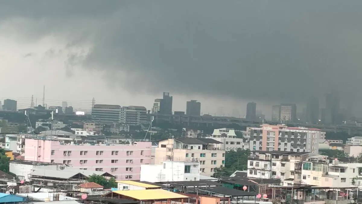 พยากรณ์อากาศวันนี้ ทั่วทุกภาคมีฝนลดลง กทม. ร้อยละ 40 อย่าลืมอุปกรณ์ป้องกัน พยากรณ์อากาศวันนี้ ทั่วทุกภาคมีฝนลดลง กทม. ร้อยละ 40 อย่าลืมอุปกรณ์ป้องกัน
