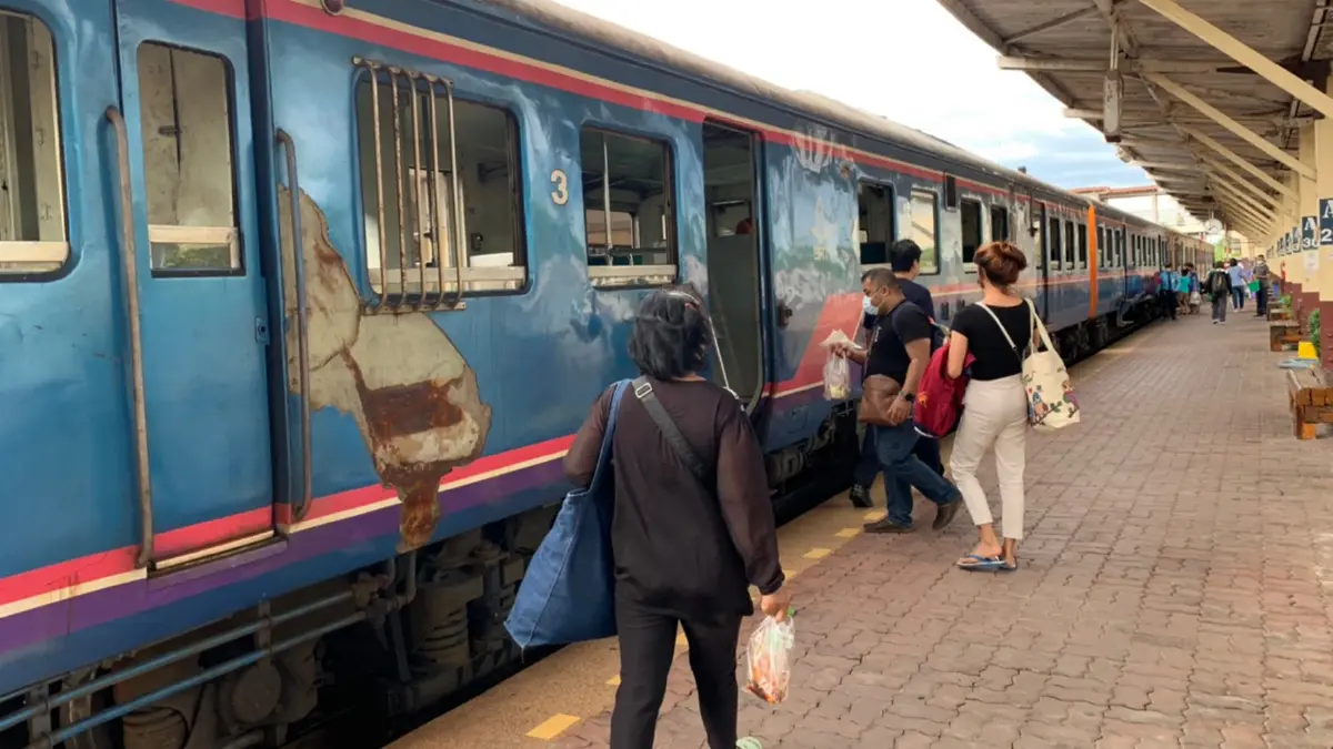 น้ำมันแพง ประชาชนหันมาใช้รถไฟเพิ่มกว่า 30% น้ำมันแพง ประชาชนหันมาใช้รถไฟเพิ่มกว่า 30%