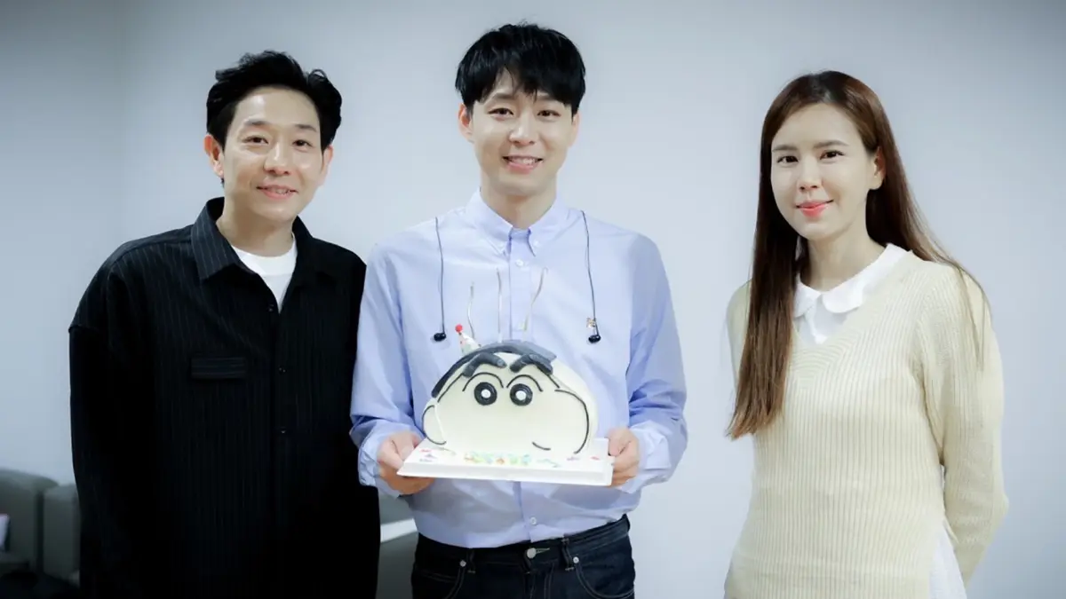 บอย-เจี๊ยบ ยกเค้กเซอร์ไพรส์ “พาร์ค ยูชอน” ในวันเกิดครบรอบ 36 ปี บอย-เจี๊ยบ ยกเค้กเซอร์ไพรส์ “พาร์ค ยูชอน” ในวันเกิดครบรอบ 36 ปี