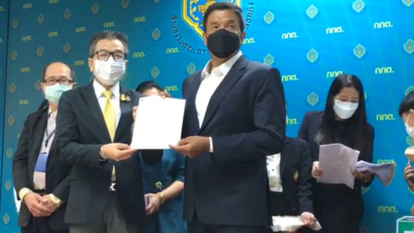 "ชัชชาติ" เข้ารับตำแหน่งผู้ว่าราชการกรุงเทพมหานคร คนที่ 17 อย่างเป็นทางการ