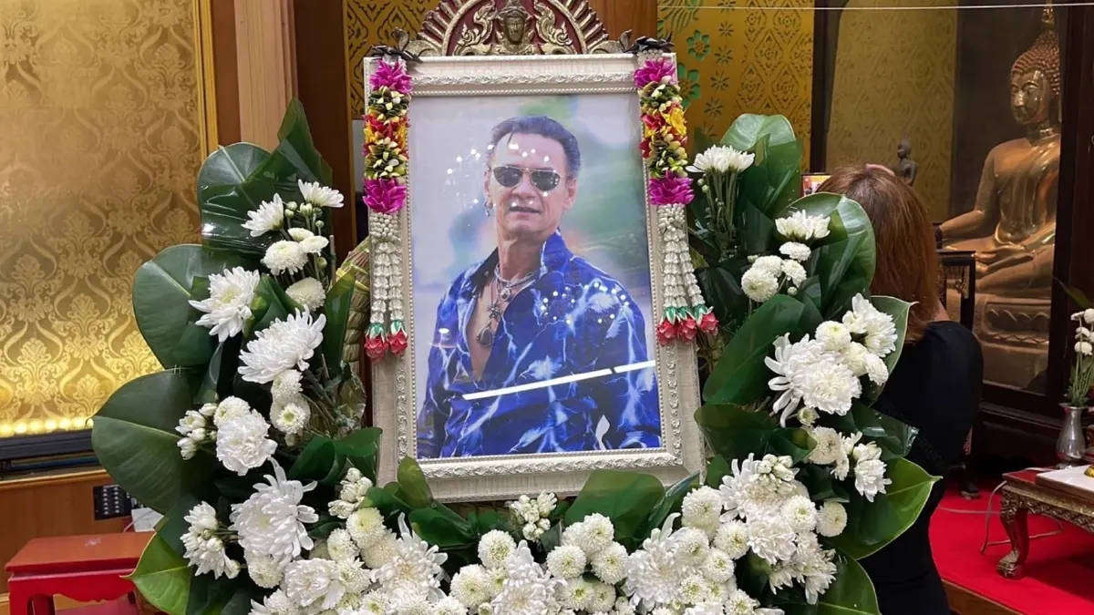 เพื่อนและคนบันเทิงร่วมอาลัย “เอ็ดเวิร์ด วันซอร์" ครั้งสุดท้าย เพื่อนและคนบันเทิงร่วมอาลัย “เอ็ดเวิร์ด วันซอร์" ครั้งสุดท้าย