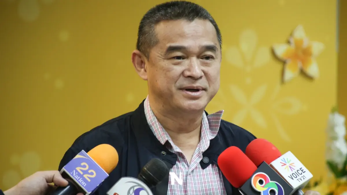 "วัชระ"ยื่นสภาสอบจริยธรรม"เรืองไกร"ปมถือครองรถหรู 2 คัน "วัชระ"ยื่นสภาสอบจริยธรรม"เรืองไกร"ปมถือครองรถหรู 2 คัน