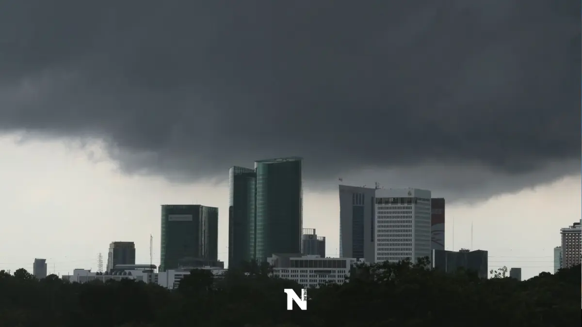 กรมอุตุฯ เตือนร่องมรสุมพาดผ่านไทย ส่งผลฝนฟ้าคะนอง 41 จว. กทม.มีฝนร้อยละ 60