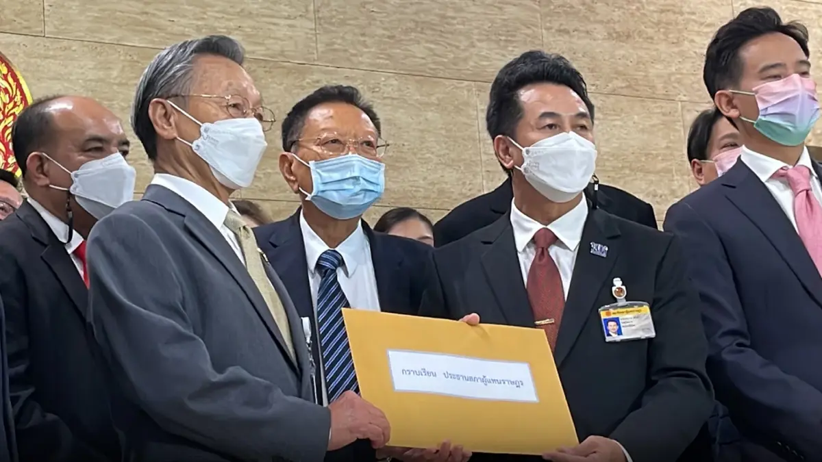 ฝ่ายค้านยื่น"ซักฟอก 11 รมต." เปิดข้อกล่าวหารัฐบาลทุจริตสูงสุดประวัติการณ์