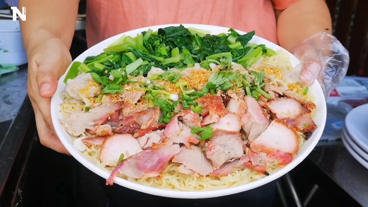 อดีตพนง.สาวเปิดร้านบะหมี่ล้มยักษ์ กินหมดชามไม่ต้องจ่าย สตรีมีครรภ์กินฟรี อดีตพนง.สาวเปิดร้านบะหมี่ล้มยักษ์ กินหมดชามไม่ต้องจ่าย สตรีมีครรภ์กินฟรี