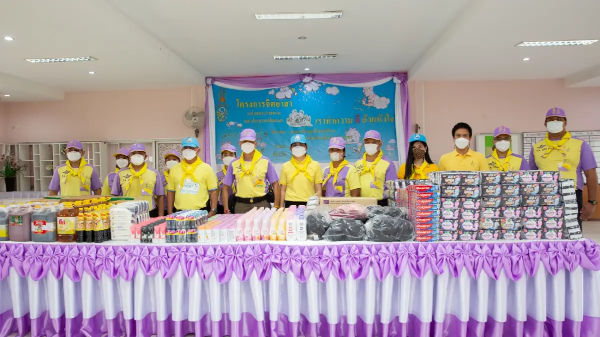"บิ๊กต่อ" นำคณะทำกิจกรรมเทิดพระเกียรติพระราชินีที่บ้านเด็กหญิงธัญญพร