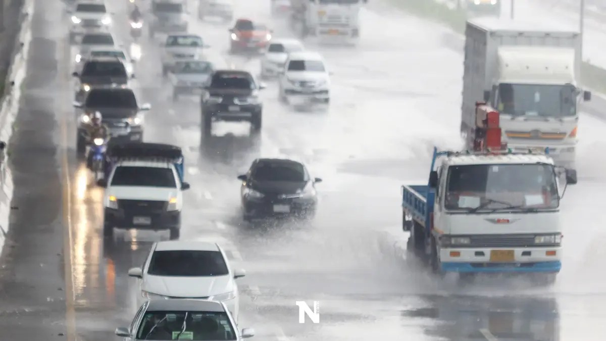 กรมอุตุฯ เตือนฝนฟ้าคะนอง ลมกระโชกแรง 37 จว. อีสาน-กลางอ่วม กทม.ฝนบ่ายถึงค่ำ