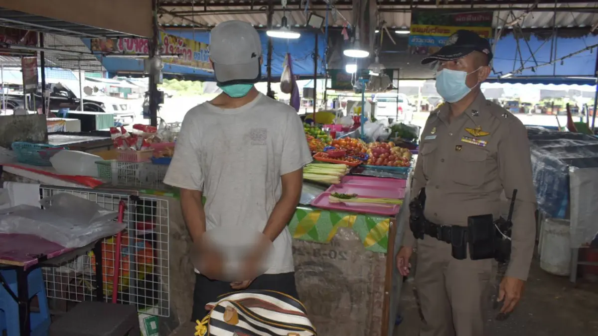 รวบตีนแมวตกอับตระเวนงัดแผงในตลาดสดเมืองตรัง รวบตีนแมวตกอับตระเวนงัดแผงในตลาดสดเมืองตรัง