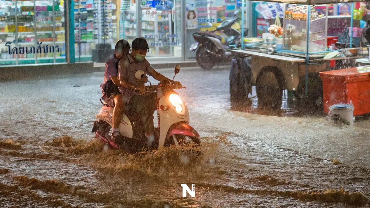 "กรมอุตุ" เตือนมรสุมกำลังแรง ส่งผล 4 ภาค มีฝนตกหนัก 40 จังหวัด กทม.ฝนร้อยละ 70