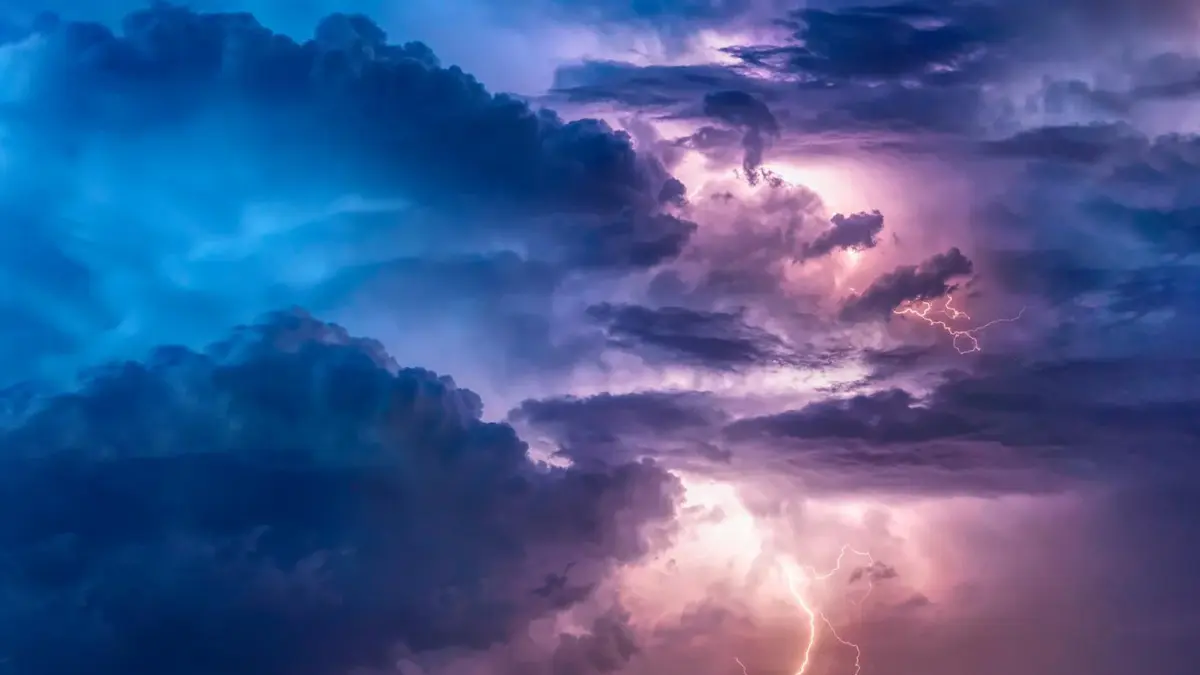 สภาพอากาศวันนี้ ทั่วทุกภาคมีฝนฟ้าคะนอง หนักบางแห่งกับมีลมกระโชกแรง