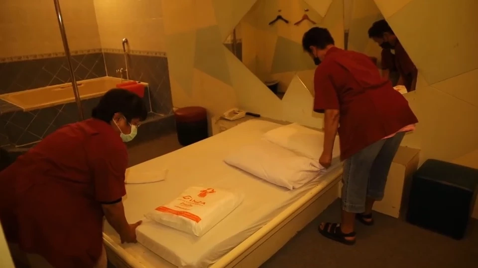 อาบ อบ นวด โคราช เร่งทำความสะอาดพร้อมเปิดให้บริการวันแรก อาบ อบ นวด โคราช เร่งทำความสะอาดพร้อมเปิดให้บริการวันแรก