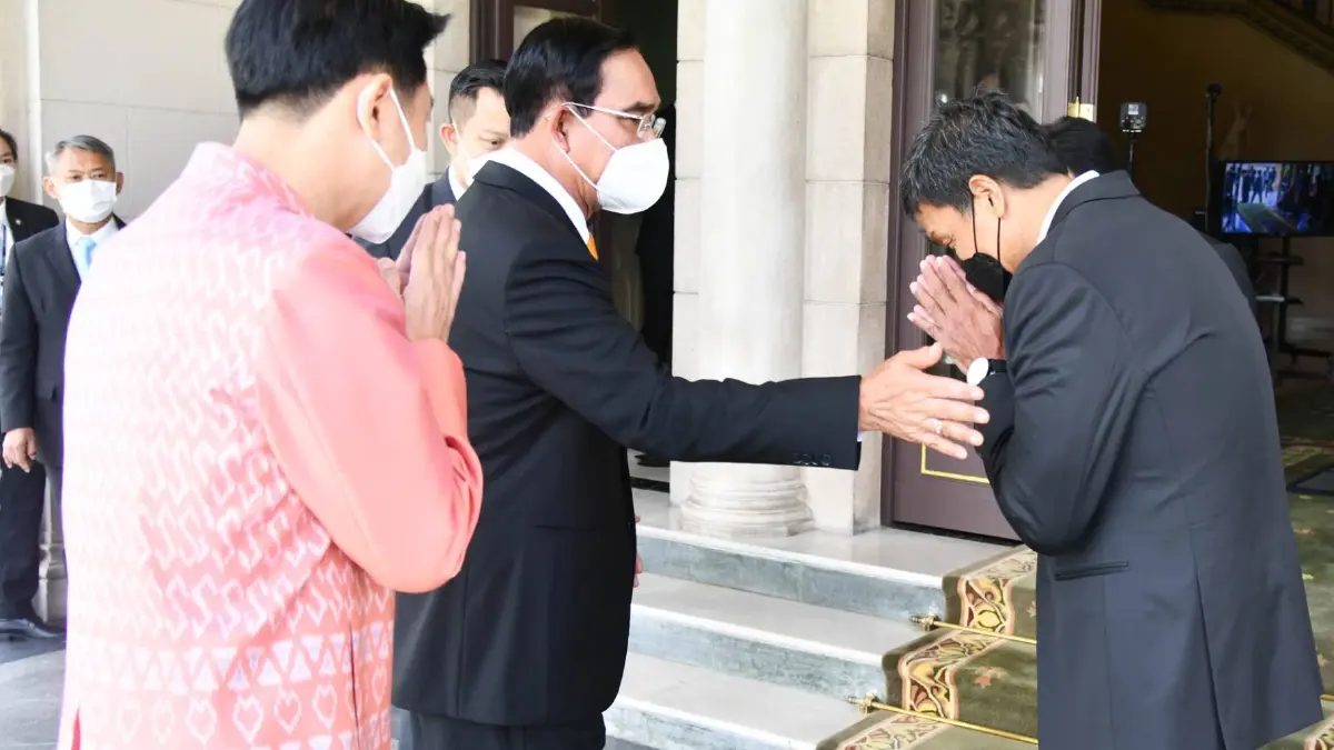 "ชัชชาติ" พร้อมทำงานร่วมกับ "รัฐบาล" ระบุ "ท่านนายกฯ เป็นผู้ใหญ่ที่มีเมตตา" "ชัชชาติ" พร้อมทำงานร่วมกับ "รัฐบาล" ระบุ "ท่านนายกฯ เป็นผู้ใหญ่ที่มีเมตตา"
